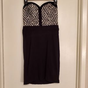 GUESS strapless Black and White dress